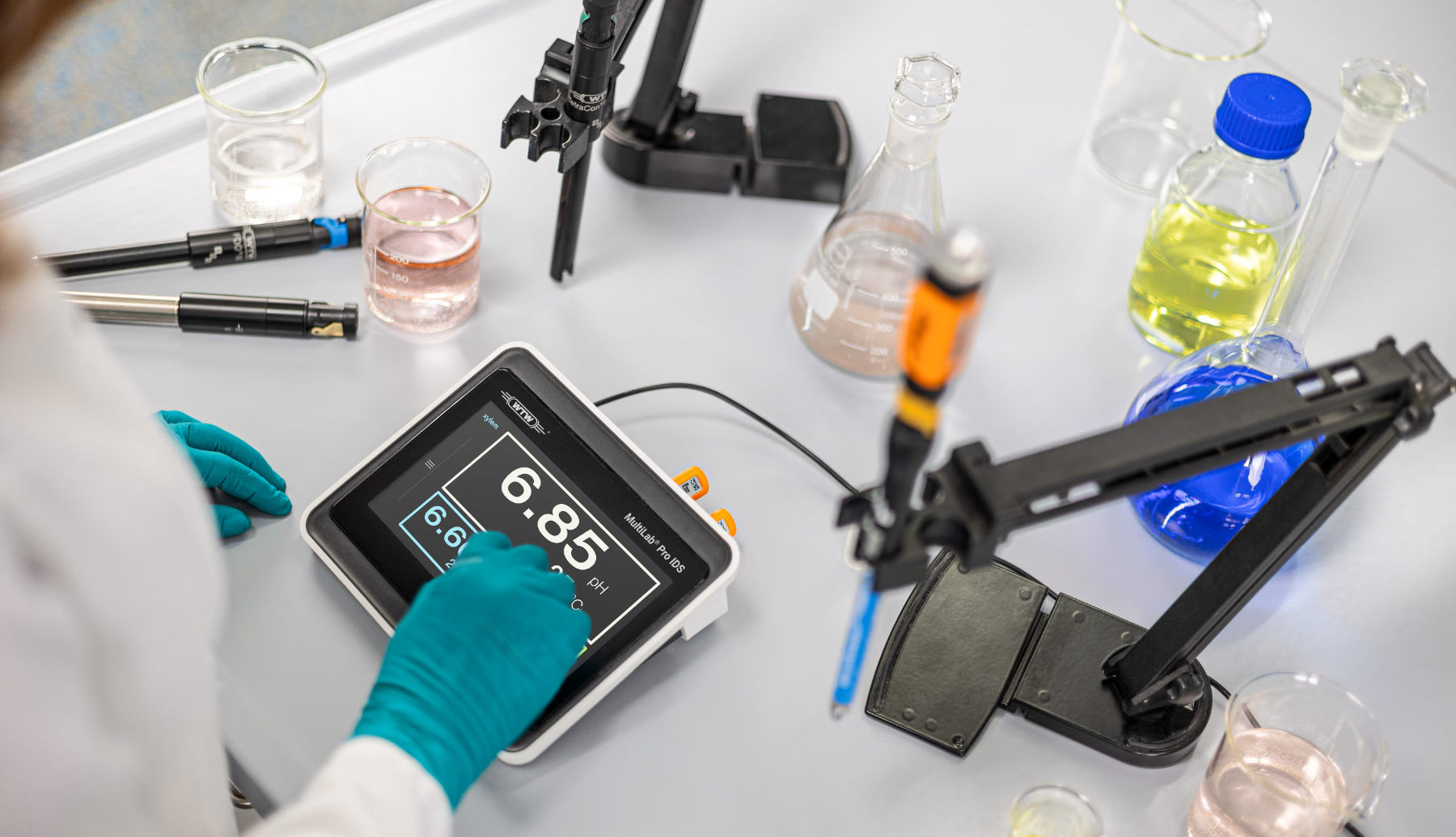 Ergonomisches Industriedesign für Touchbedienung im Labor – Eckstein Design